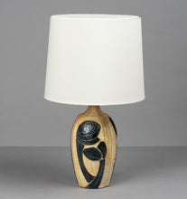 Load image into Gallery viewer, Medium Botanical Relief Table Lamp