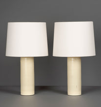 Load image into Gallery viewer, Sand Haresfur Table Lamps