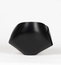 Load image into Gallery viewer, Dearcán Dubh Vessel