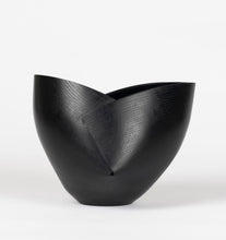 Load image into Gallery viewer, Dearcán Dubh Vessel