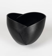 Load image into Gallery viewer, Dearcán Dubh Vessel
