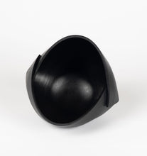 Load image into Gallery viewer, Dearcán Dubh Vessel