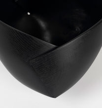Load image into Gallery viewer, Dearcán Dubh Vessel
