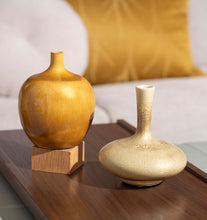 Load image into Gallery viewer, Cream + Butterscotch Vessels