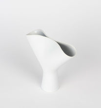 Load image into Gallery viewer, Veckla Series Vessel Collection
