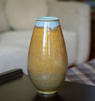 Tea Dust Vase