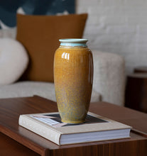 Load image into Gallery viewer, Tea Dust Vase