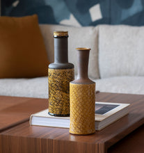 Load image into Gallery viewer, Kähler Incised Pattern Vessel Set