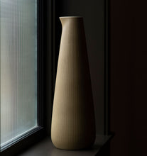 Load image into Gallery viewer, Ritzi Series Floor Vase