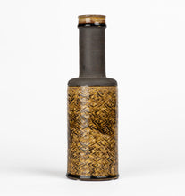 Load image into Gallery viewer, Kähler Incised Pattern Vessel Set