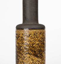 Load image into Gallery viewer, Kähler Incised Pattern Vessel Set