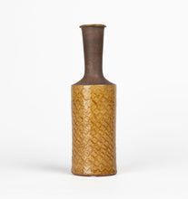 Load image into Gallery viewer, Kähler Incised Pattern Vessel Set