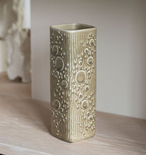 Load image into Gallery viewer, Eternell Series Vase