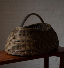 Load image into Gallery viewer, Bow Basket