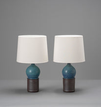 Load image into Gallery viewer, Sculptural Form Table Lamp Set