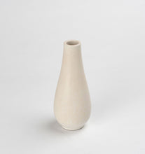 Load image into Gallery viewer, Eggshell and Cream White Vessel Set