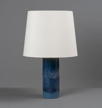 Load image into Gallery viewer, Sapphire Haresfur Table Lamp