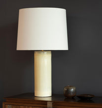 Load image into Gallery viewer, Buff Haresfur Table Lamp