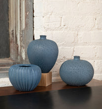 Load image into Gallery viewer, Williamsburg Blue Vases