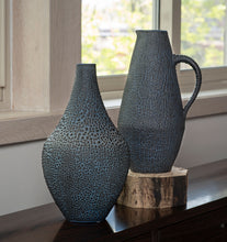 Load image into Gallery viewer, &quot;Snakeskin&quot; Glazed Vessels