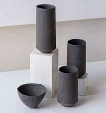 Load image into Gallery viewer, Tsutsu Cups + Triangle Bol Noir